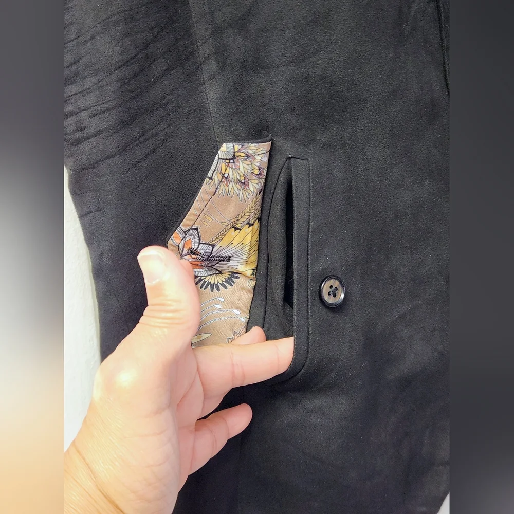 Paisley & Gray Slim Fit Faux Suede Vest | Gold Bird Floral Back Size L